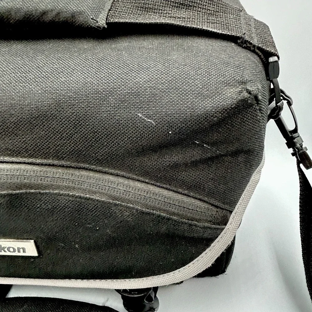 Nikon DSLR Digital Camera Carrying Case Photographer Bag Medium 11